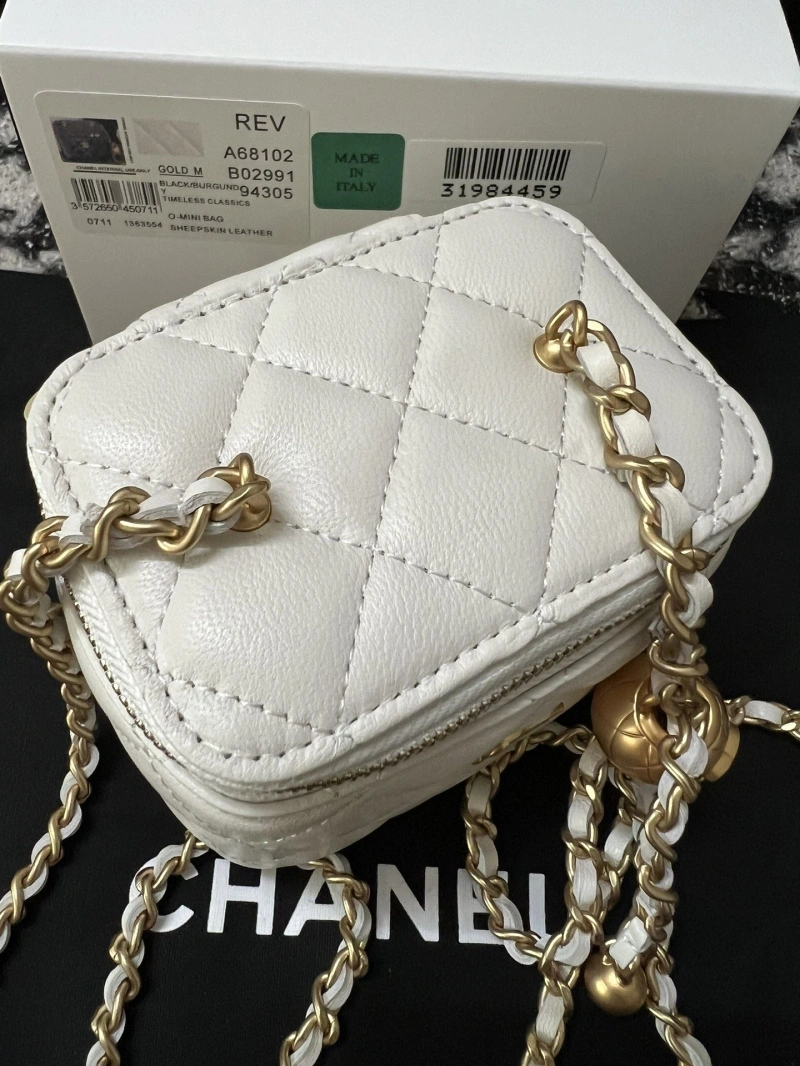 Ch**el cosmetic bags 4017-0347