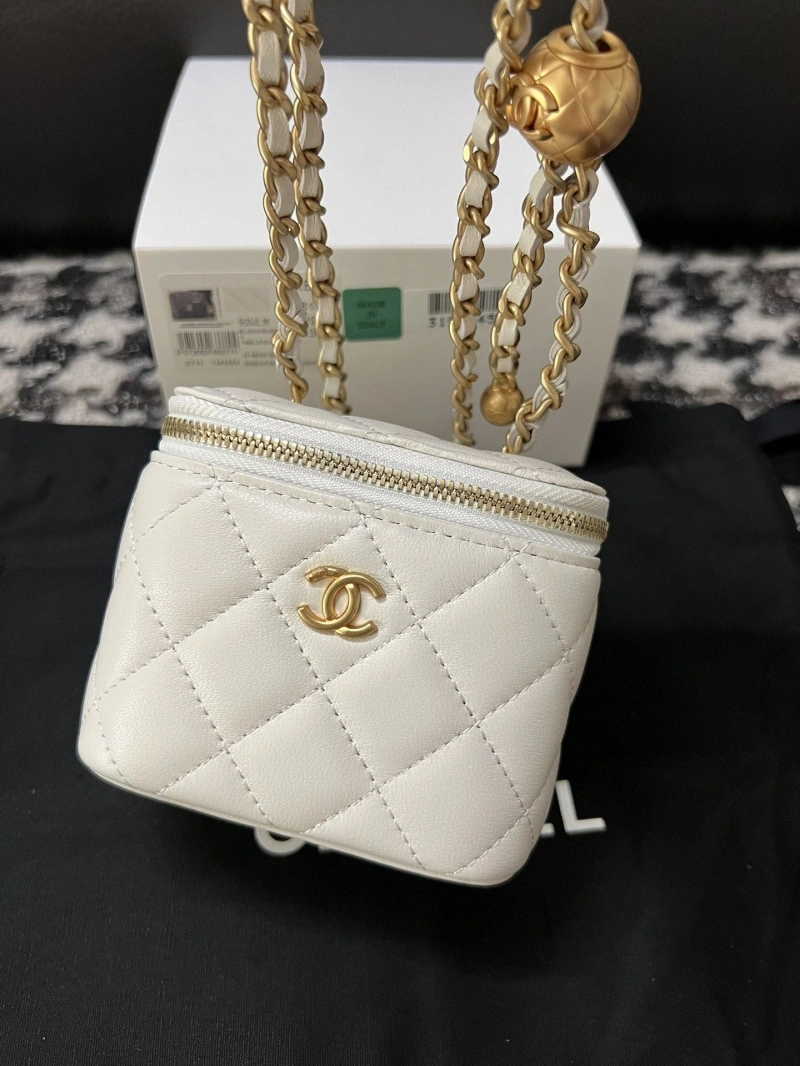 Ch**el cosmetic bags 4017-0347