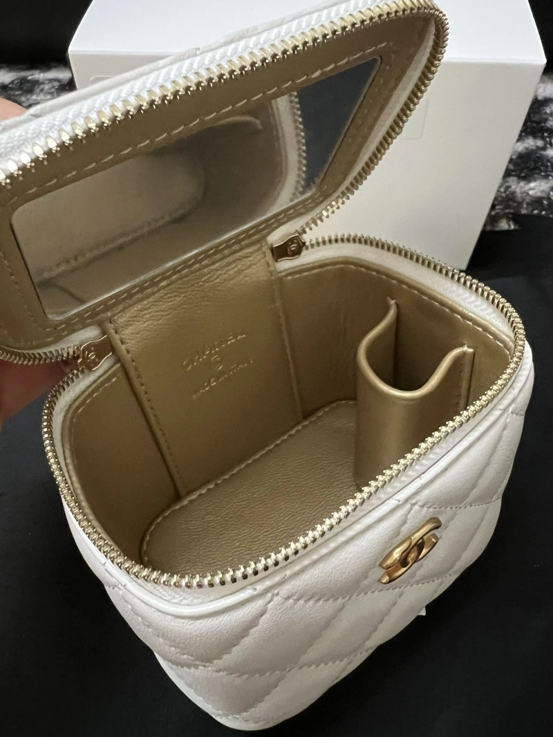 Ch**el cosmetic bags 4017-0347