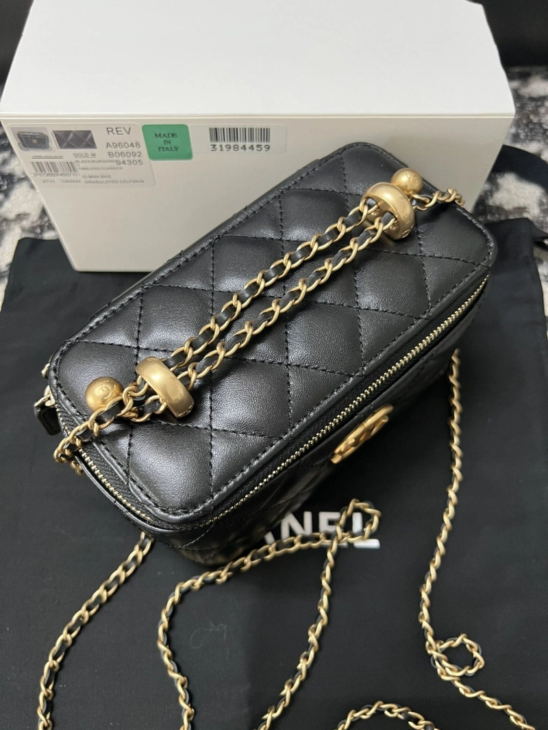 Ch**el cosmetic bags 4017-0352