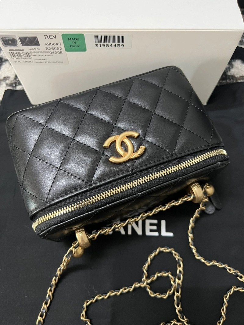 Ch**el cosmetic bags 4017-0352