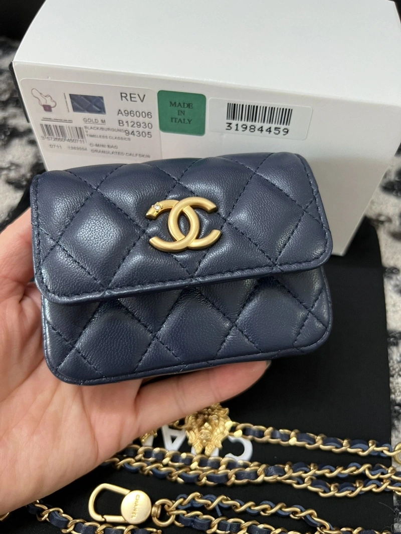 Ch**el wallets 4017-0358