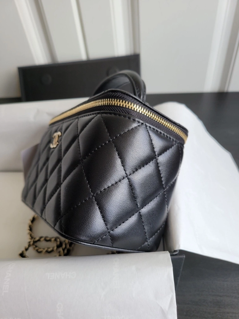 Ch**el cosmetic bags 4017-0565