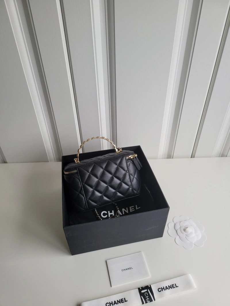 Ch**el cosmetic bags 4017-0677