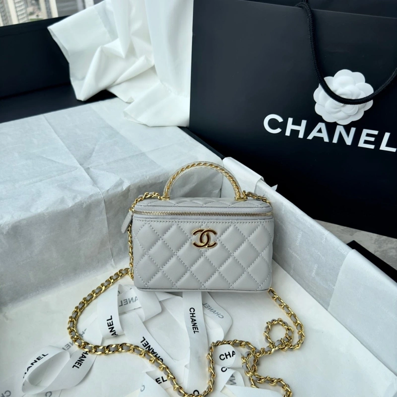 Ch**el cosmetic bags 4017-0762