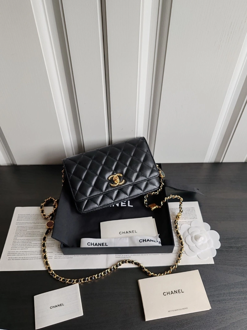 Ch**el woc bags 4017-0931