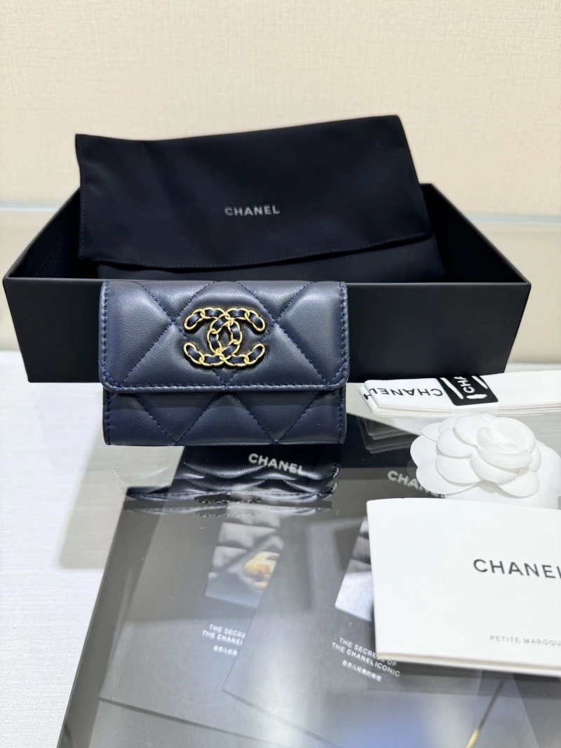 Ch**el wallets 4017-0966