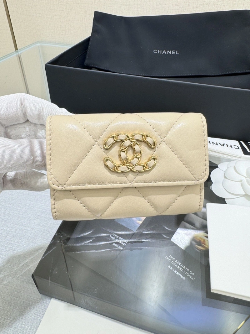 Ch**el wallets 4017-0967