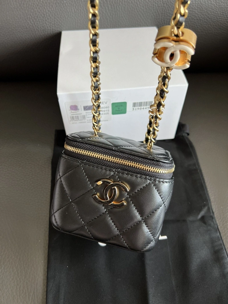 Ch**el cosmetic bags 4017-1029