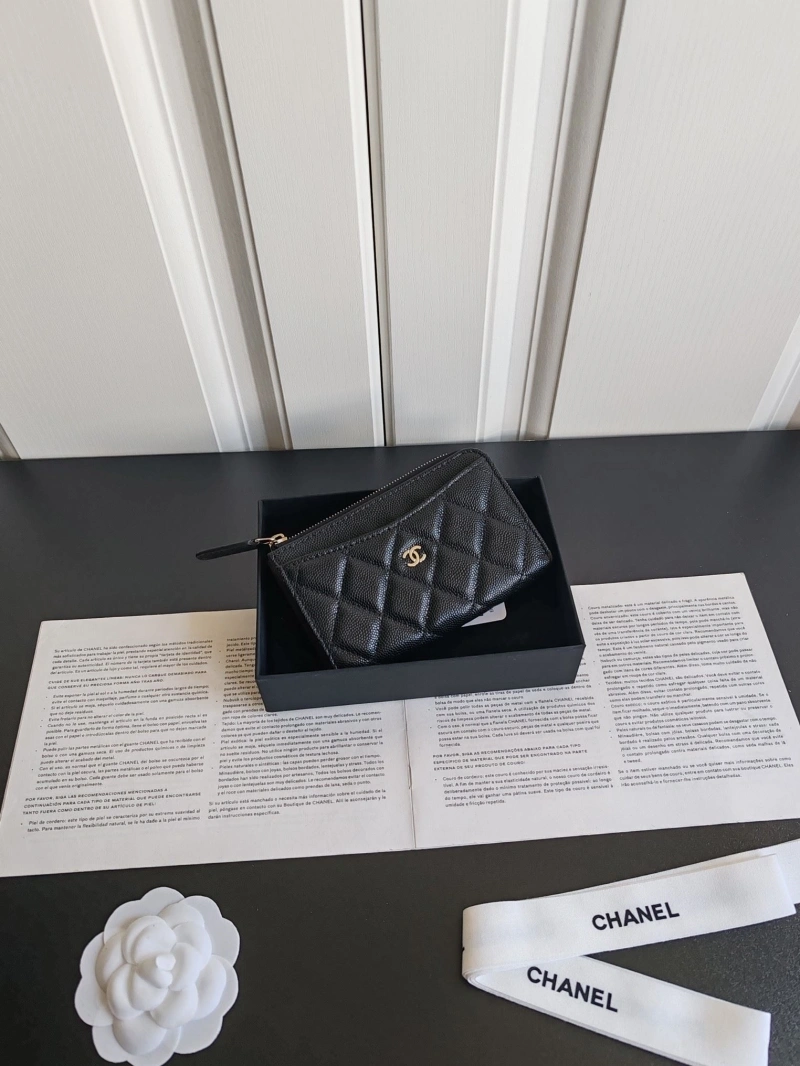 Ch**el wallets 4017-1164