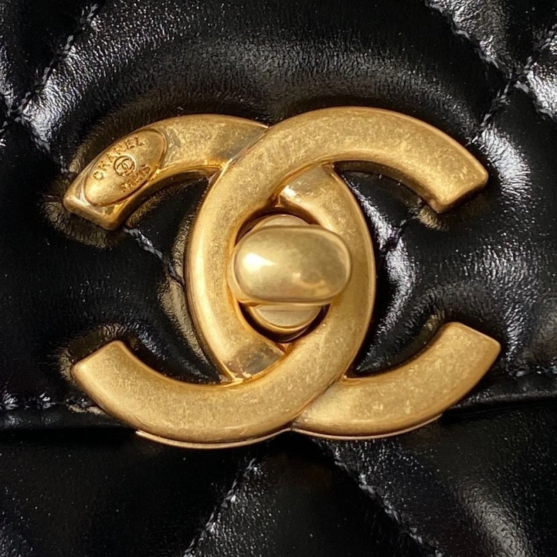 Ch**el woc bags 4017-1842