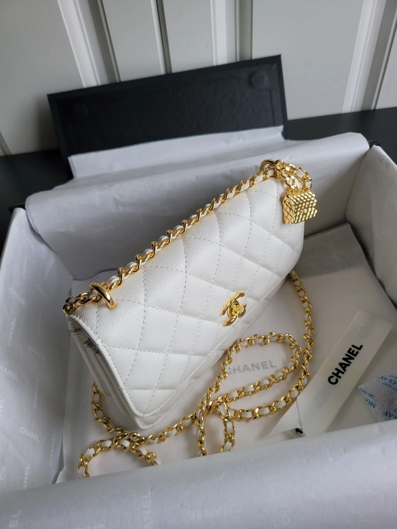 Ch**el woc bags 4017-2040
