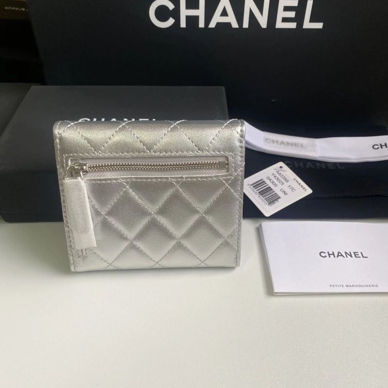 Ch**el wallets 4017b-0165