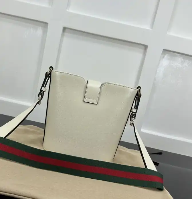 Gvc*1 bucket bags 4034g-0033