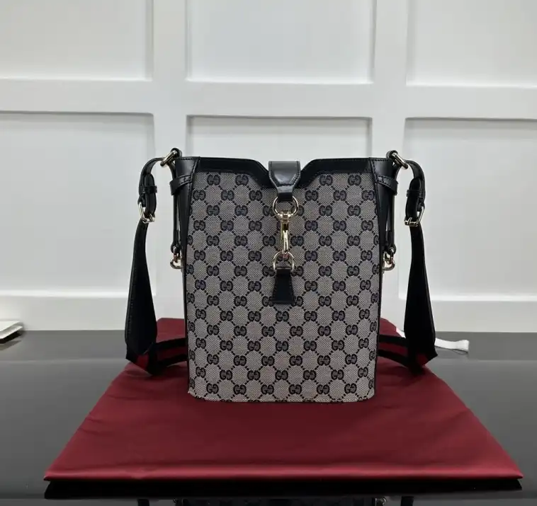 Gvc*1 bucket bags 4034g-0070