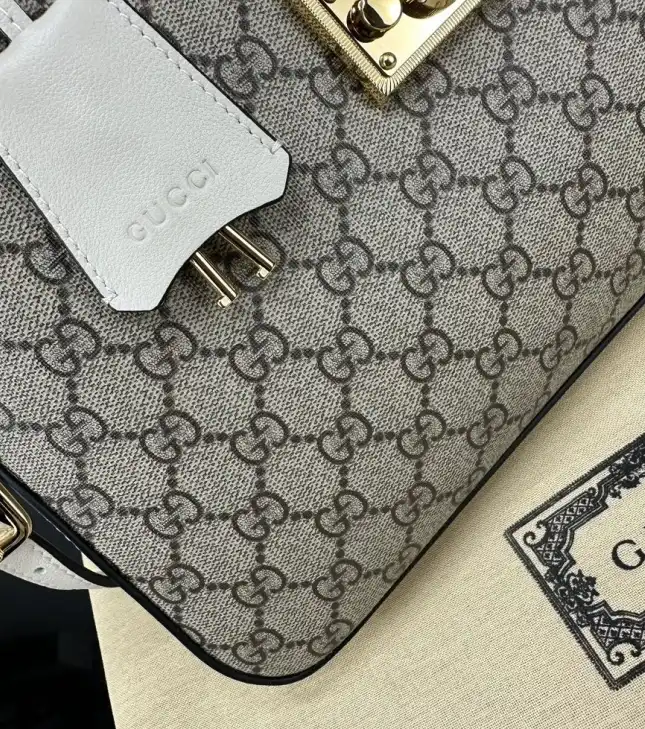 Gvc*1 satchel bags 4034h-0097