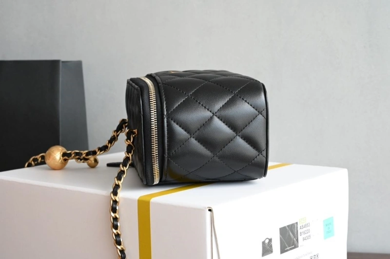 Ch**el cosmetic bags 4035f-0011