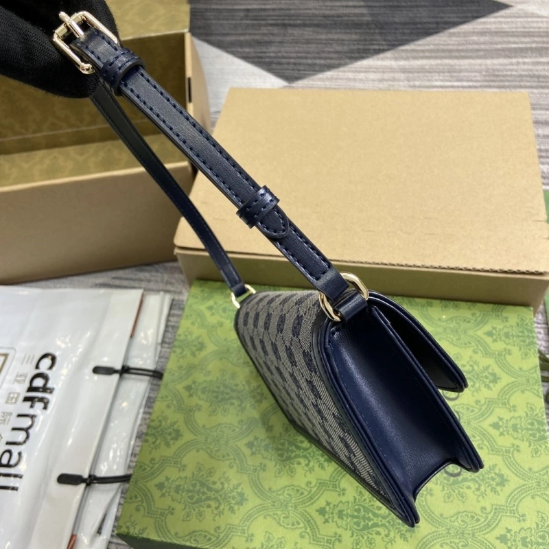 Gvc*1 top handle bags 4036c-0887