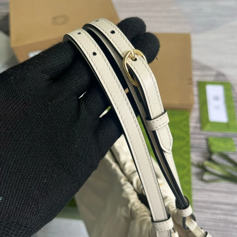 Gvc*1 top handle bags 4036c-2195