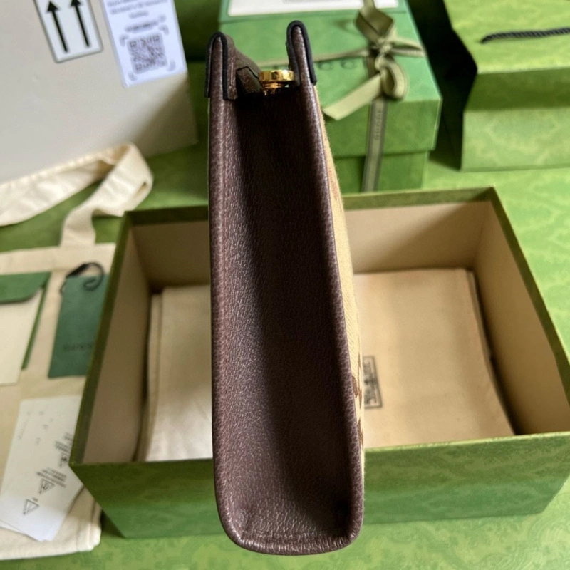 Gvc*1 clutch bags 4036c-2570