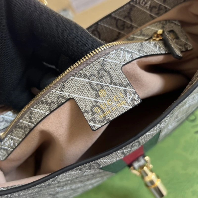 Gvc*1 top handle bags 4036c-3437