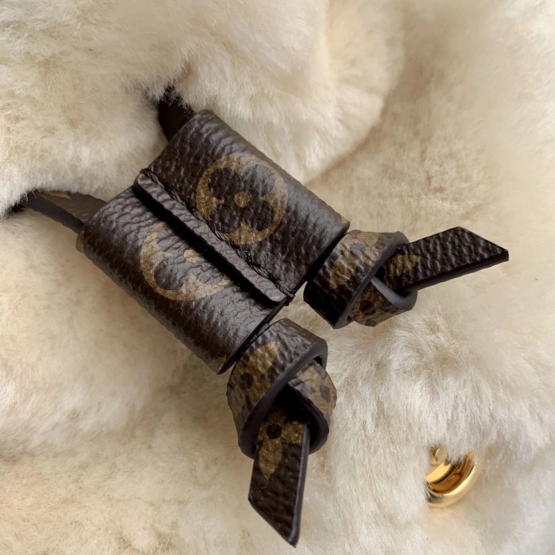LV Backpacks 4048A-0018