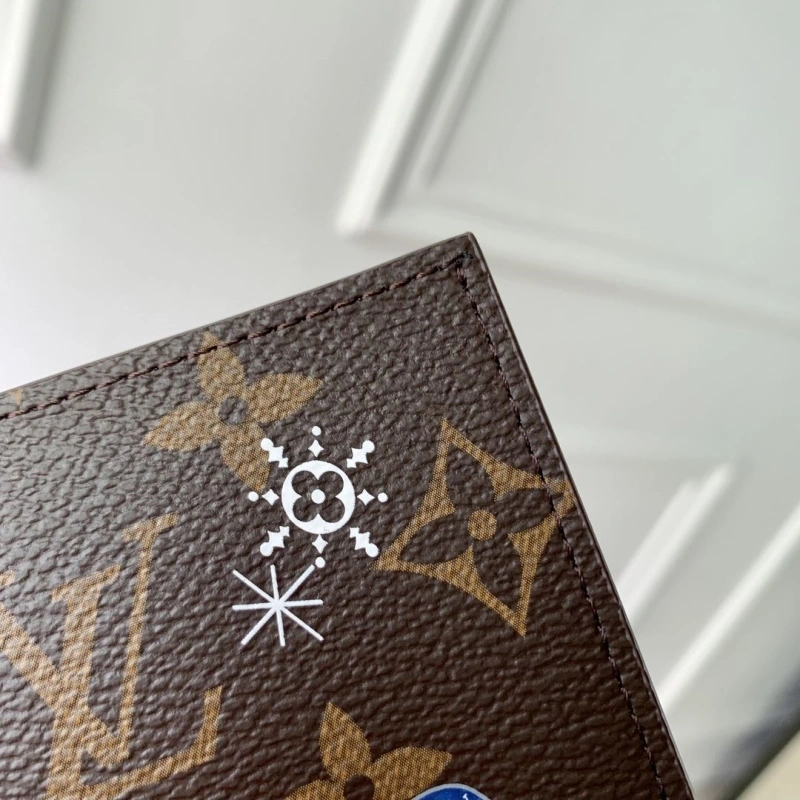 LV Wallets 4048A-0021