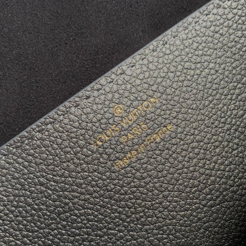 LV Wallets 4048A-0067