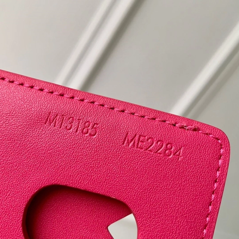 LV Wallets 4048A-0070