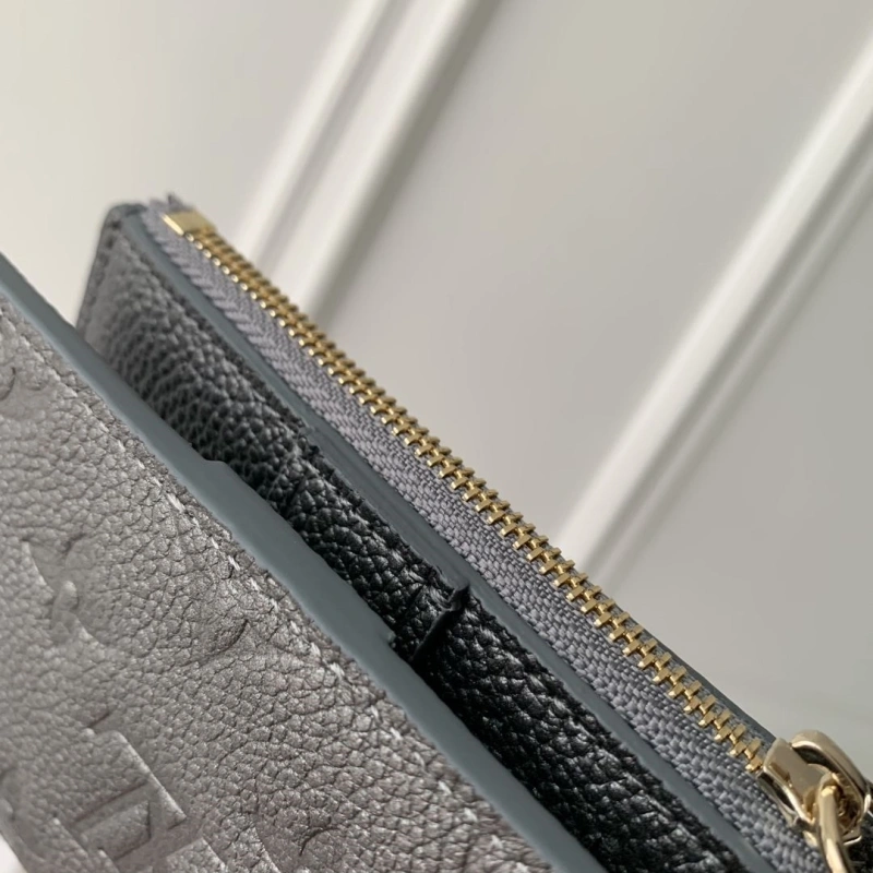 LV Wallets 4048A-0098