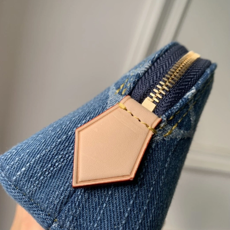 LV Cosmetic Bags 4048G-0015