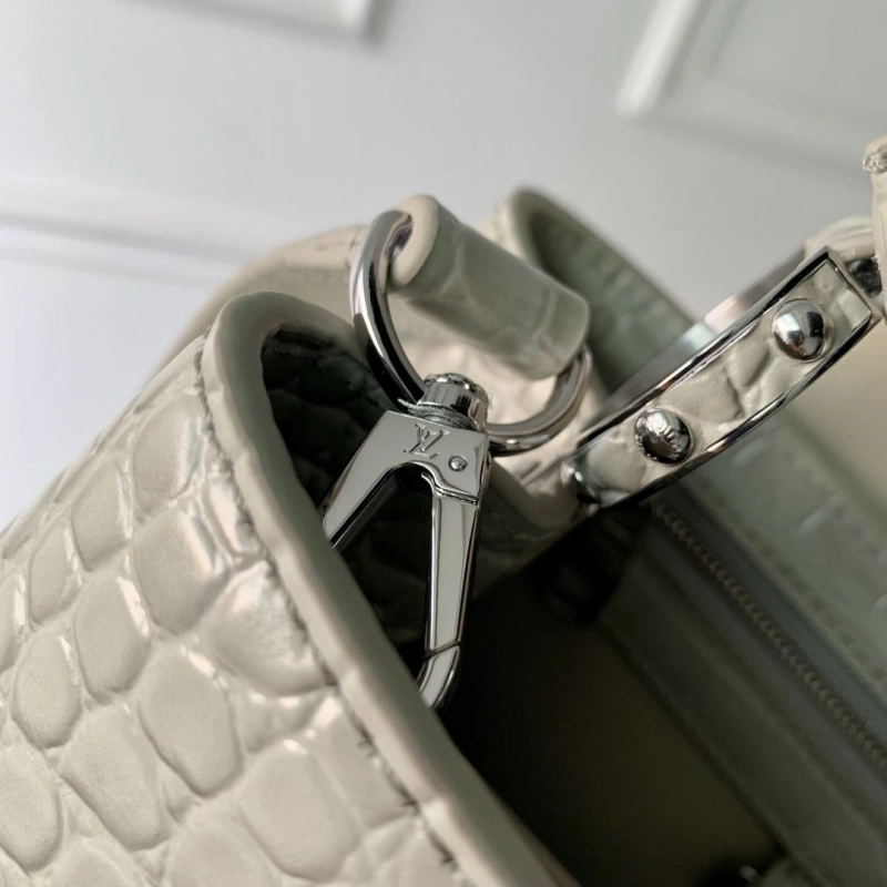 LV Capucines Bags 4048G-0027