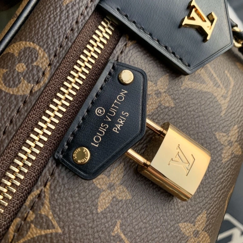 LV Cosmetic Bags 4048G-0082