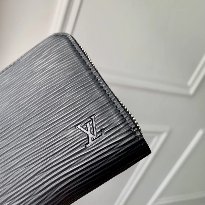 LV Wallets 4048I-0172