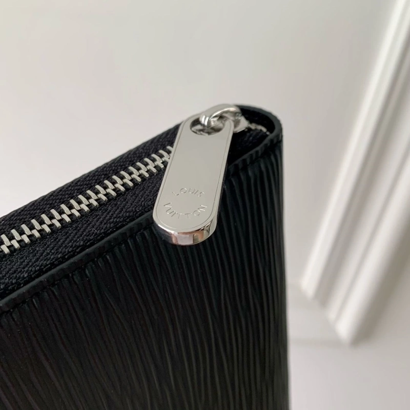 LV Wallets 4048I-0172