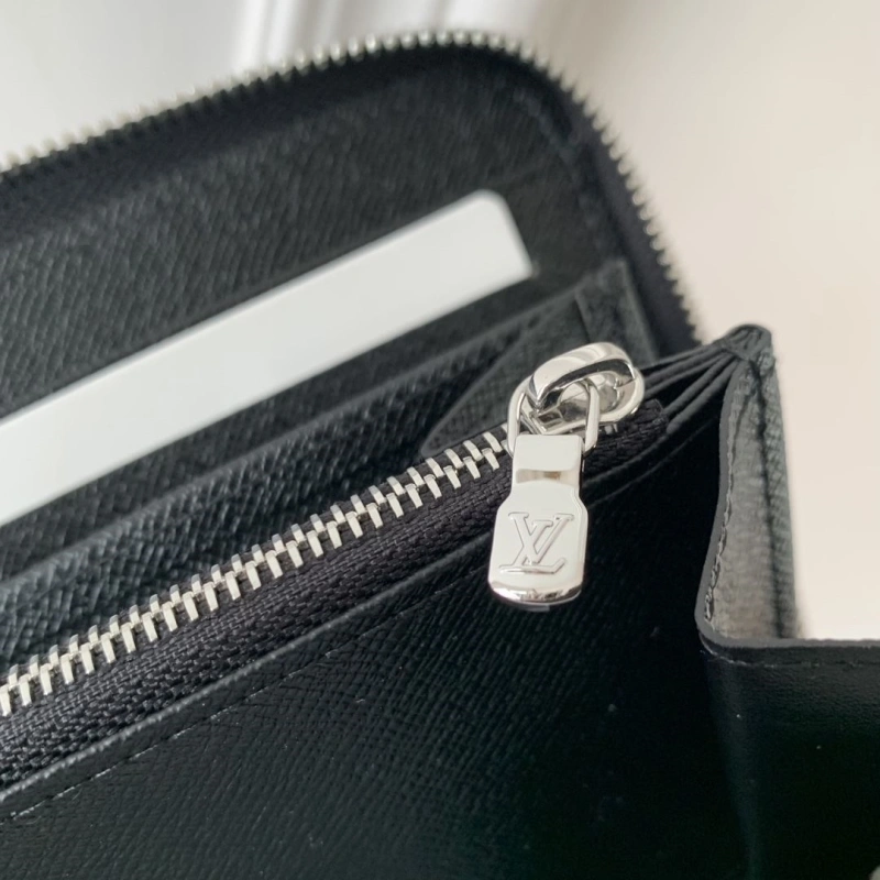 LV Wallets 4048I-0173