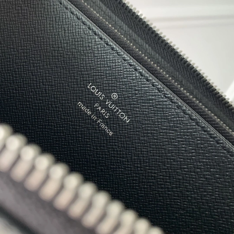 LV Wallets 4048I-0177