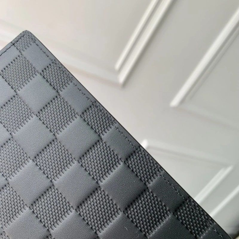 LV Wallets 4048I-0181