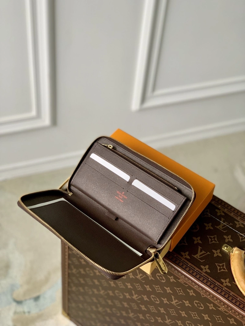 LV Wallets 4048I-0196