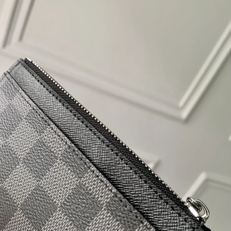 LV Wallets 4048I-0210