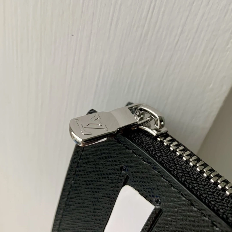 LV Wallets 4048I-0210
