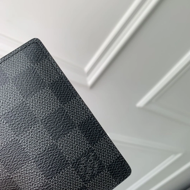 LV Wallets 4048I-0211