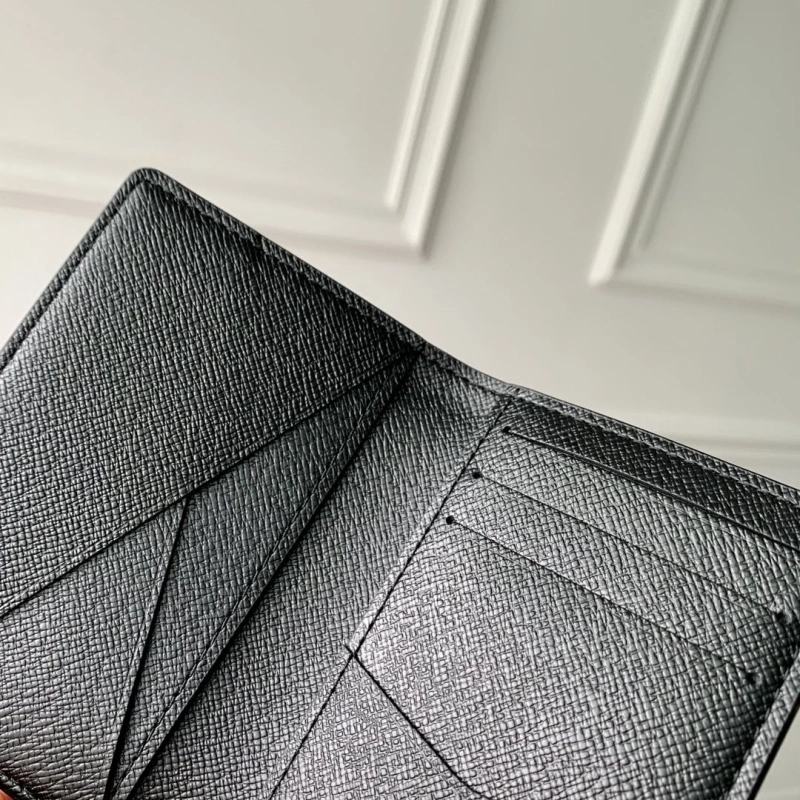 LV Wallets 4048I-0211