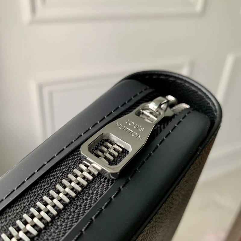 LV Wallets 4048I-0213