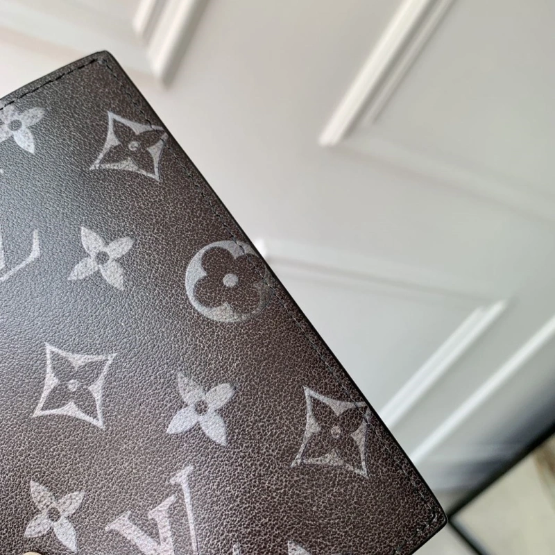 LV Wallets 4048I-0484