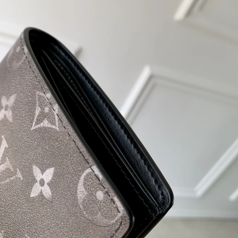 LV Wallets 4048I-0485