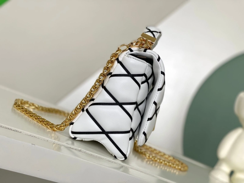 lv twist De*1m bags 4056d-0050