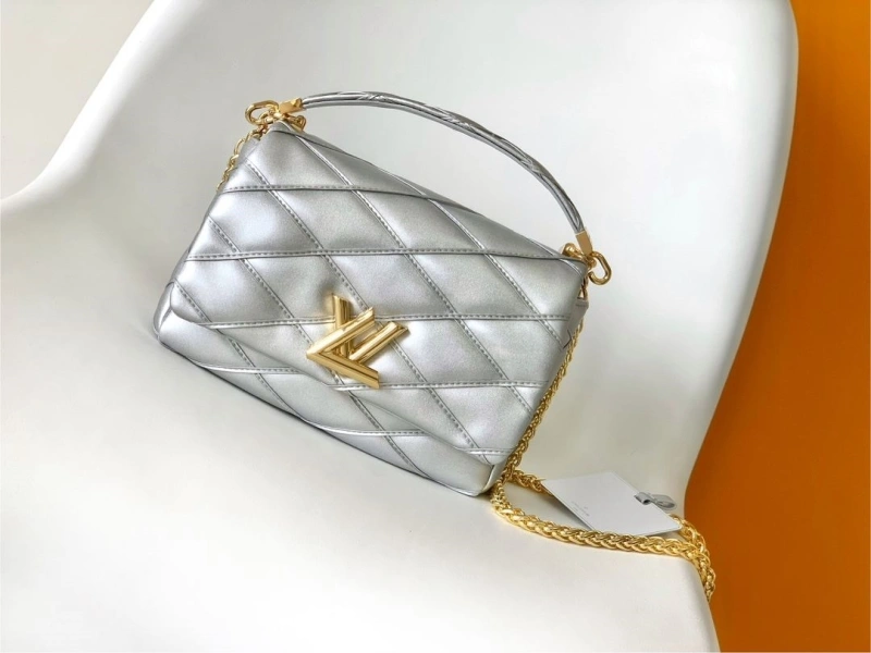lv twist De*1m bags 4056d-0493