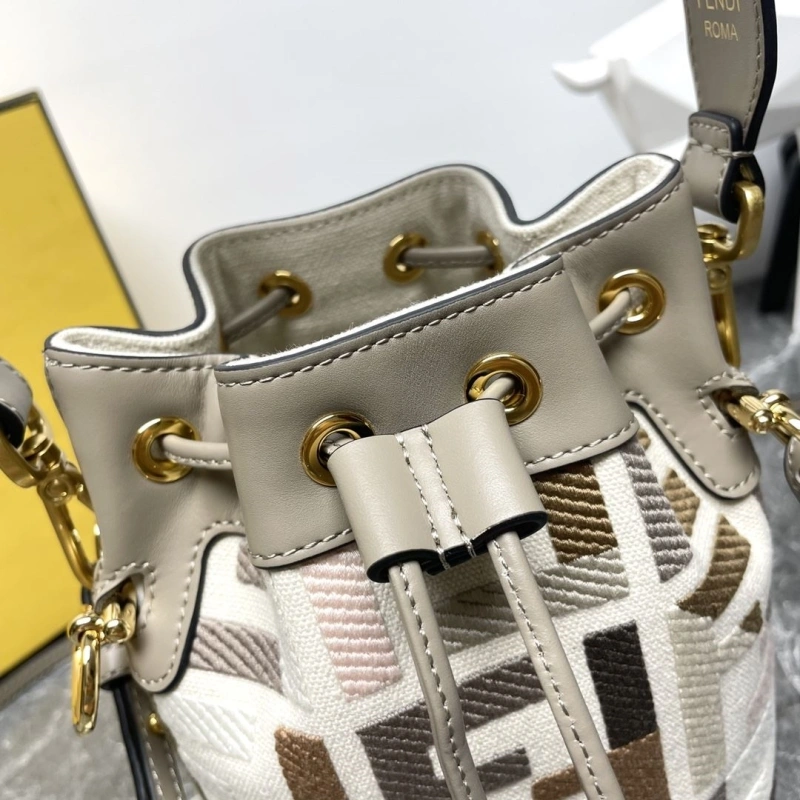 F**di bucket bags 4081-0038