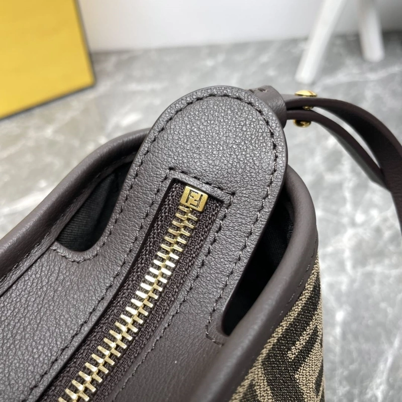 F**di shopping bags 4081-0079